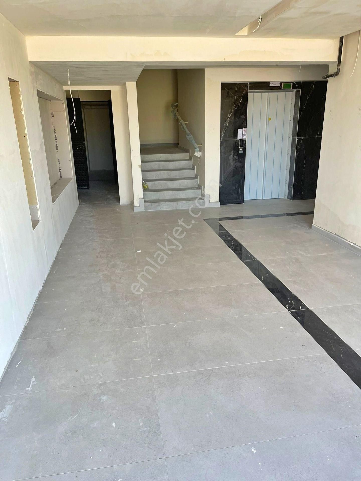 Kuyucak'da Ven 9 Ultra Lüks Daire Havuzlu Site İçerisinden 5+1 - Görsel 6