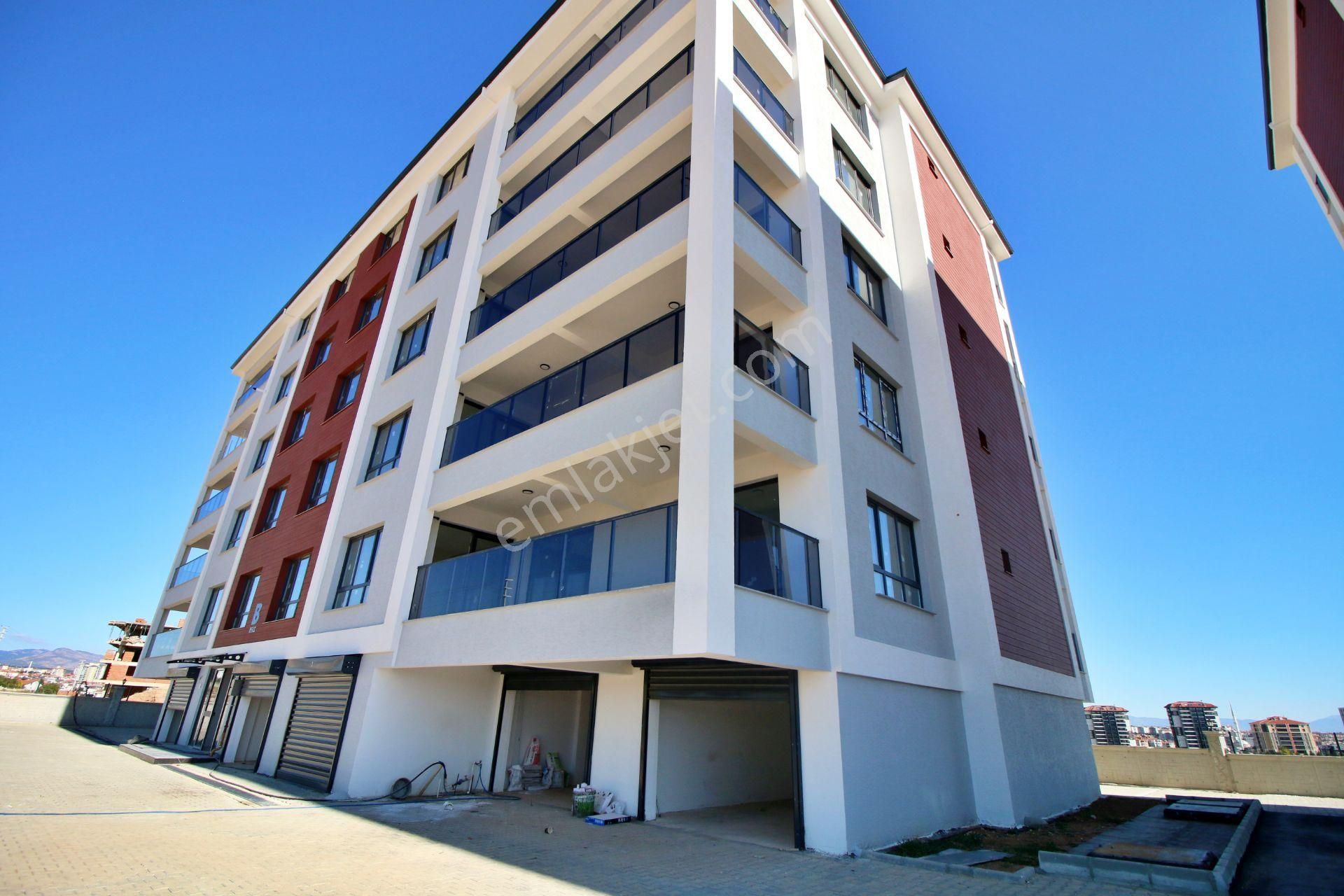 Kuyucak'da Ven 9 Ultra Lüks Daire Havuzlu Site İçerisinden 5+1 - Görsel 3