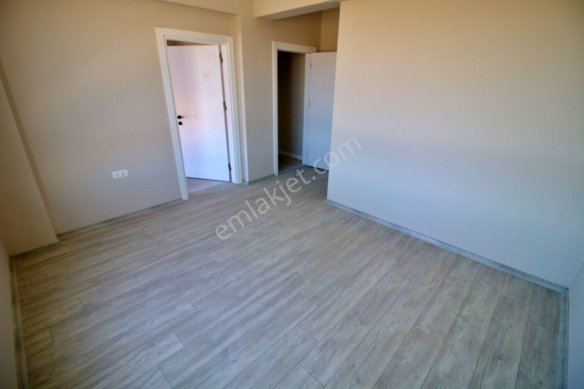 Kuyucak'da Ven 9 Ultra Lüks Daire Havuzlu Site İçerisinden 5+1 - Görsel 9