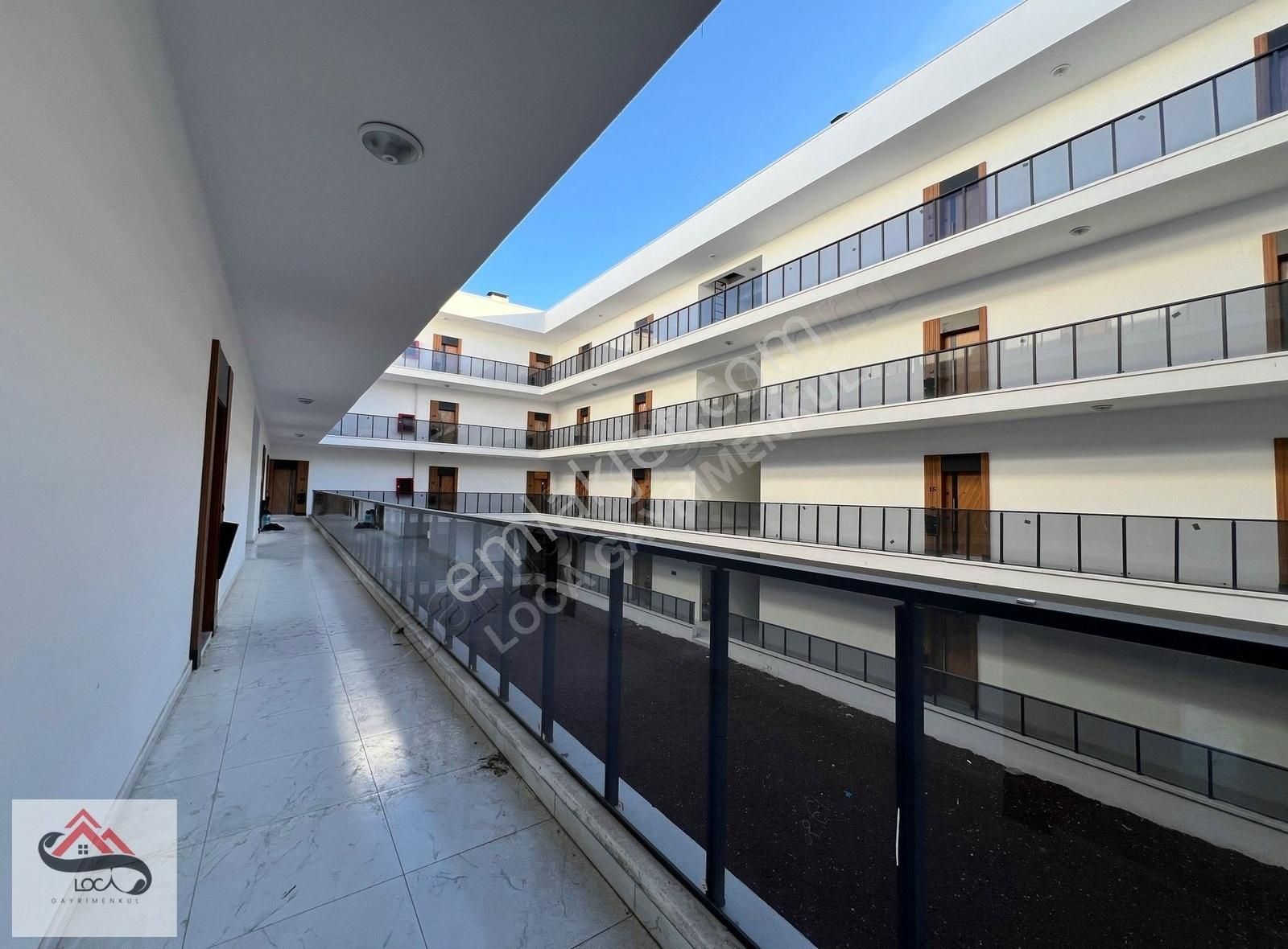 Yenikentte 1+1 55m2 Otel Konsepti 54 Dairelik Sitede 1.kat Daire