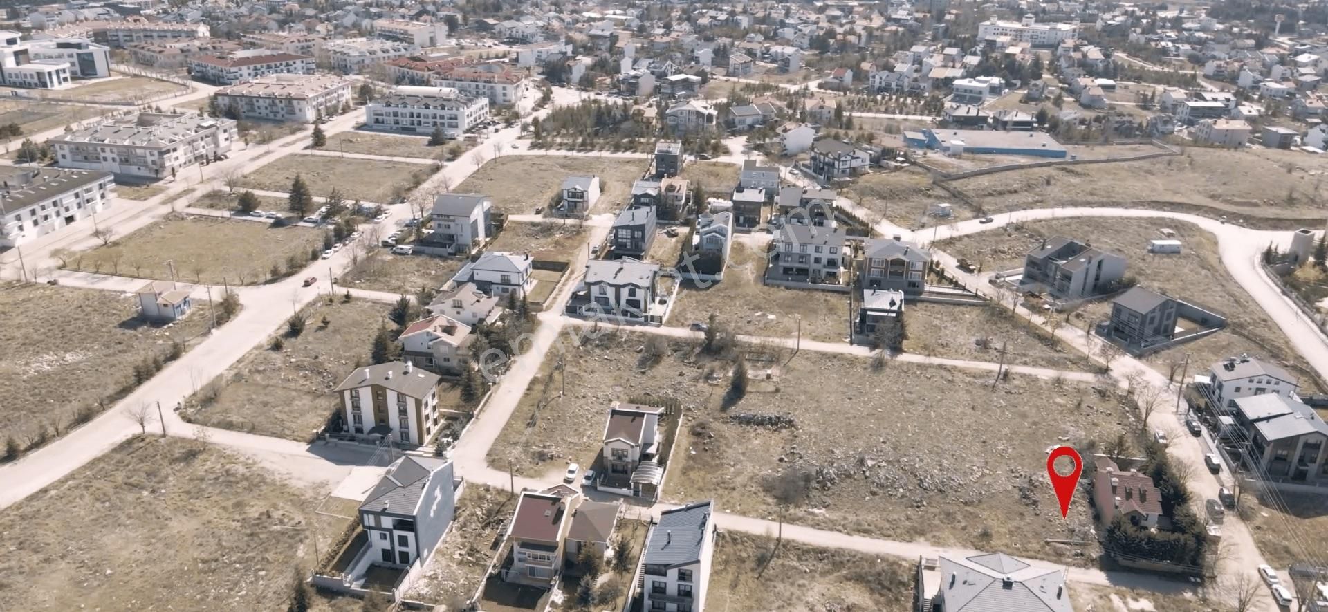 İncek Tek Yapı'da Bulvara Yakın Satılık Villa Arsası Kök Tapu