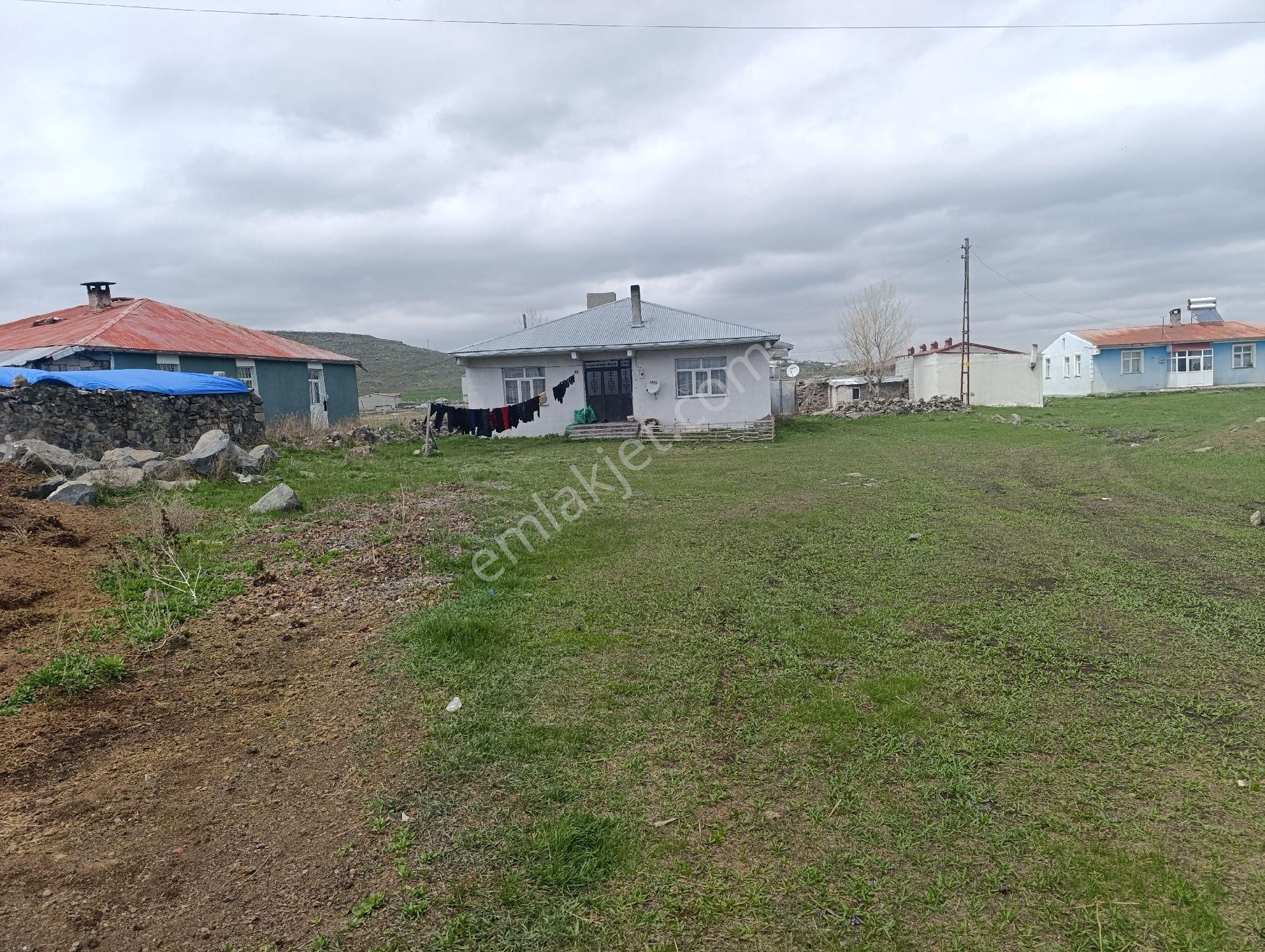 Çiğnitaş Umut.tan Satılık Müstakil Ev 3+1 500 M2 Arsa