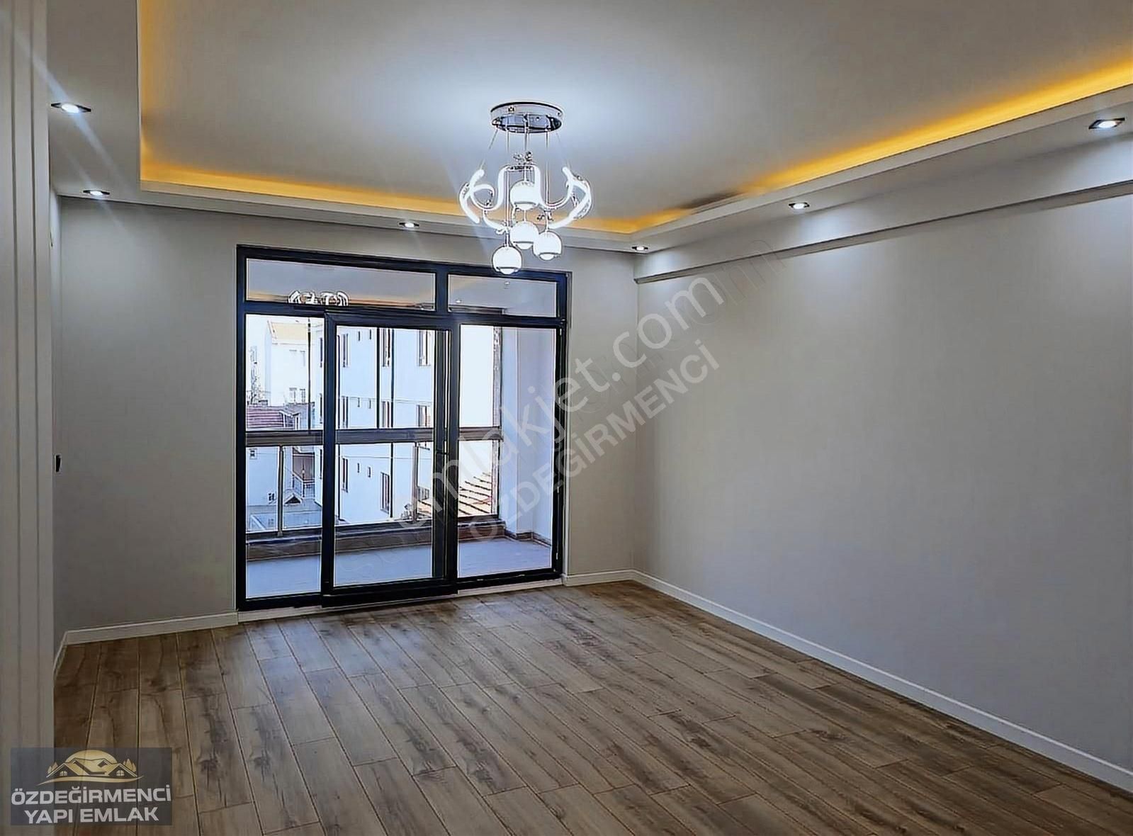 Özdeğirmenci Yapı-emlaktan Satılık 150 M2 Sıfır Lüx 3+1 Ara Kat