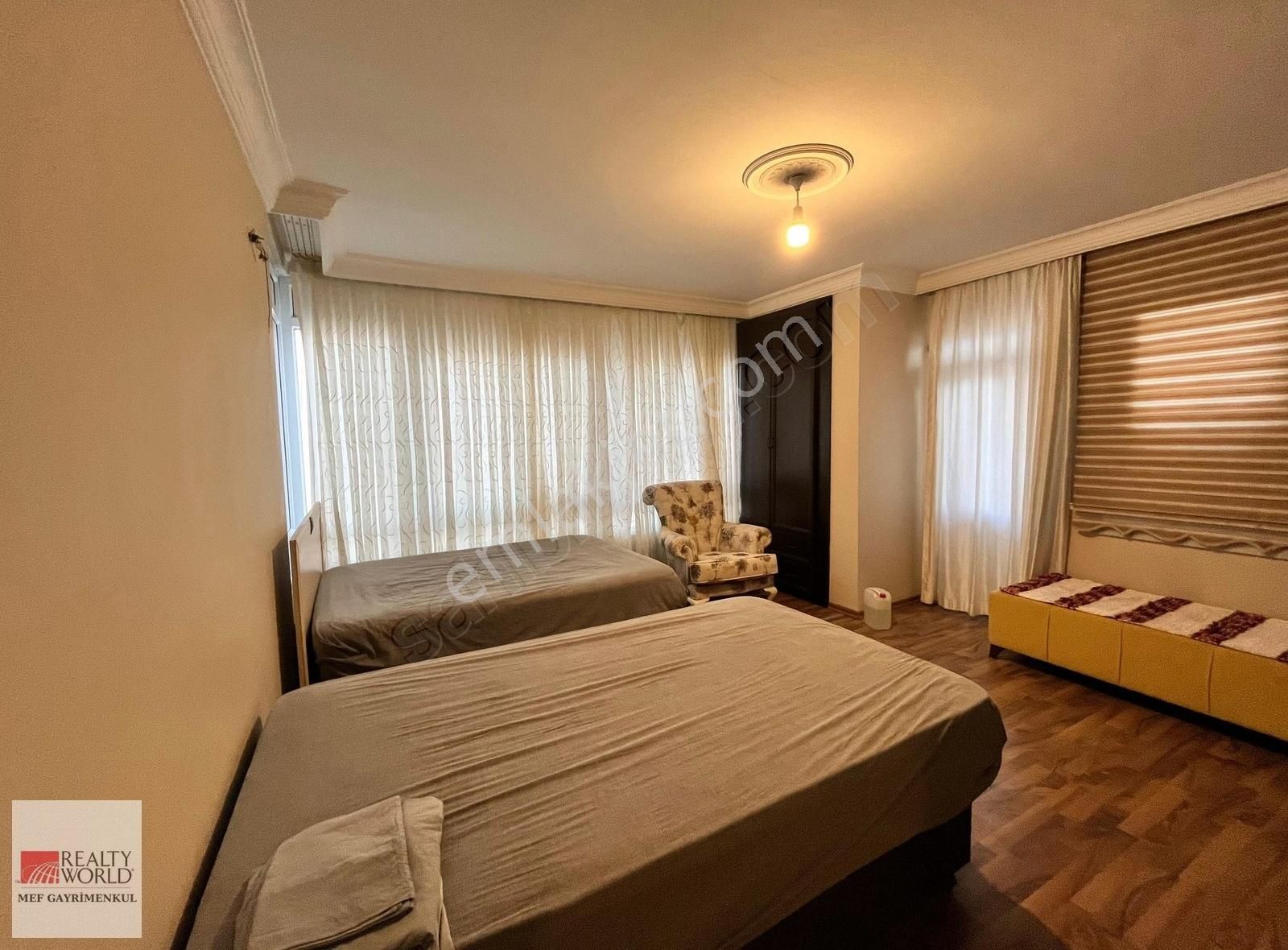 Rw Mef'den Yenişehir'de Güvenal Sitesinde Geniş Oturum 3+1 Daire