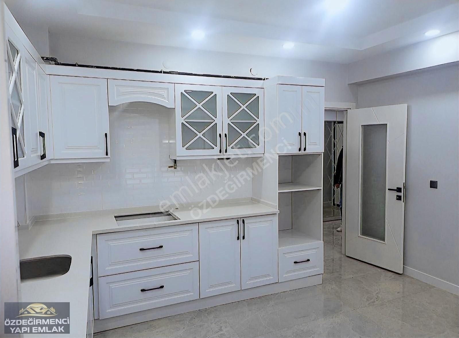 Özdeğirmenci Yapı-emlaktan 150 M2 İskanlı 3+1