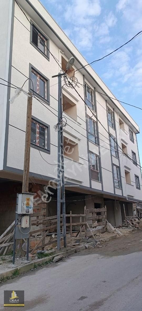 Arnavutköy Vadiparkta Yeni Binada Yüksek Giriş 2+1 Daire