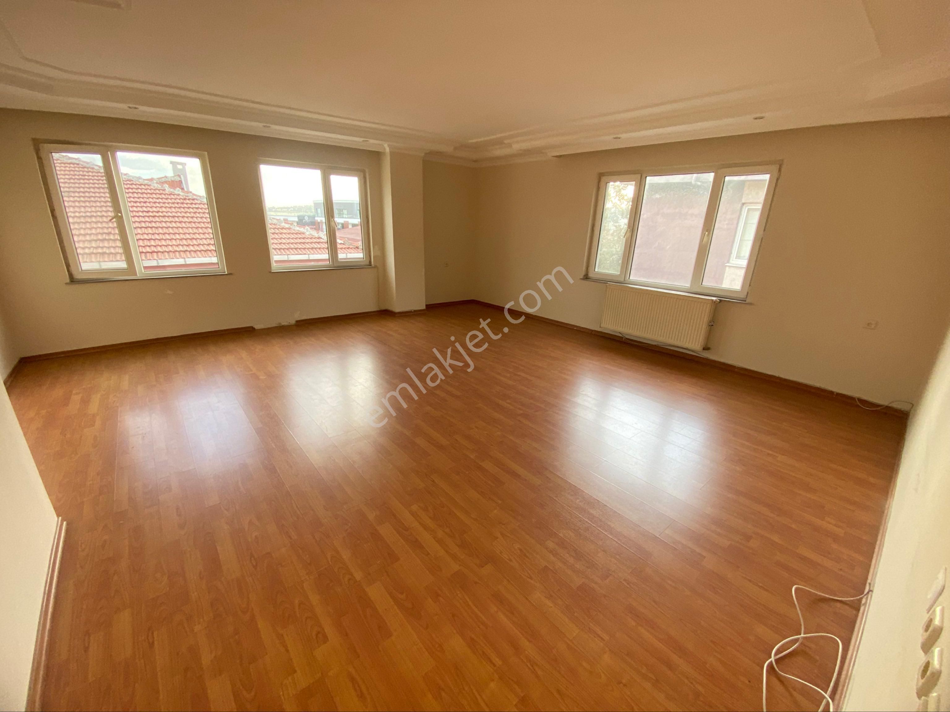 Cihangir’de 3+1 Sağlam Binada Kiralık Dublex Daire
