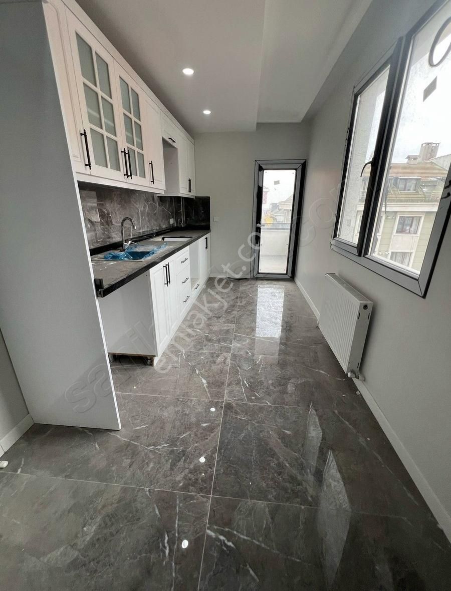 Avcılar Parseller De Metrobüse 2 Dk Yürüme Mesafesi 4+2 Dublex