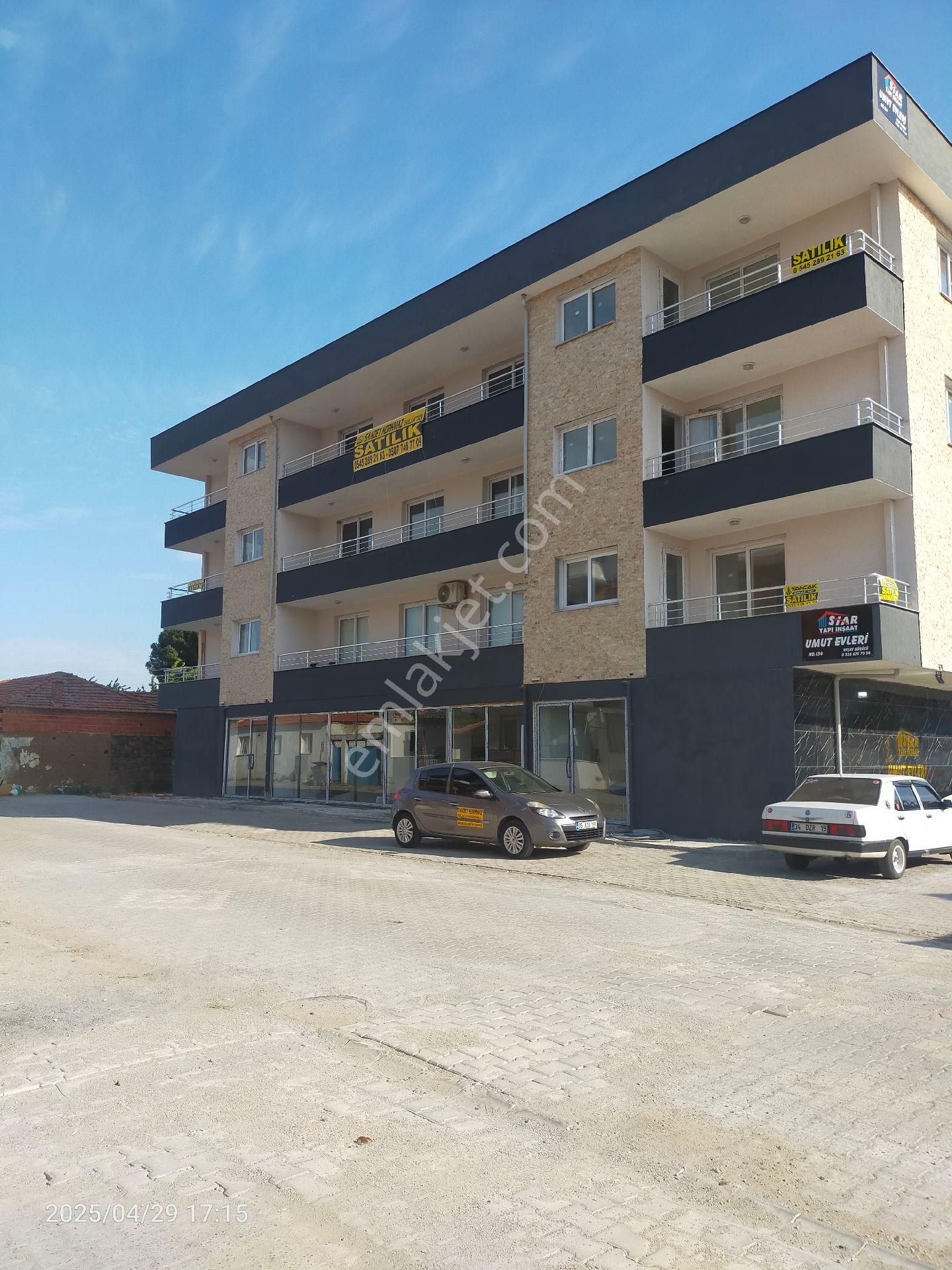 Saadet Korkmaz Emlak'tan Altınova Merkezde 2+1 Ayrı Mutfaklı Yerden Isıtmalı Satılık Daire