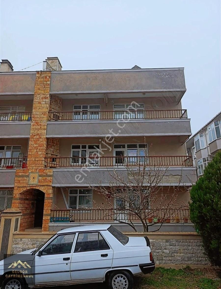 Silivri Cumhuriyette 3+1 140m2 2 Kat Masrafsız Kiralık Daire