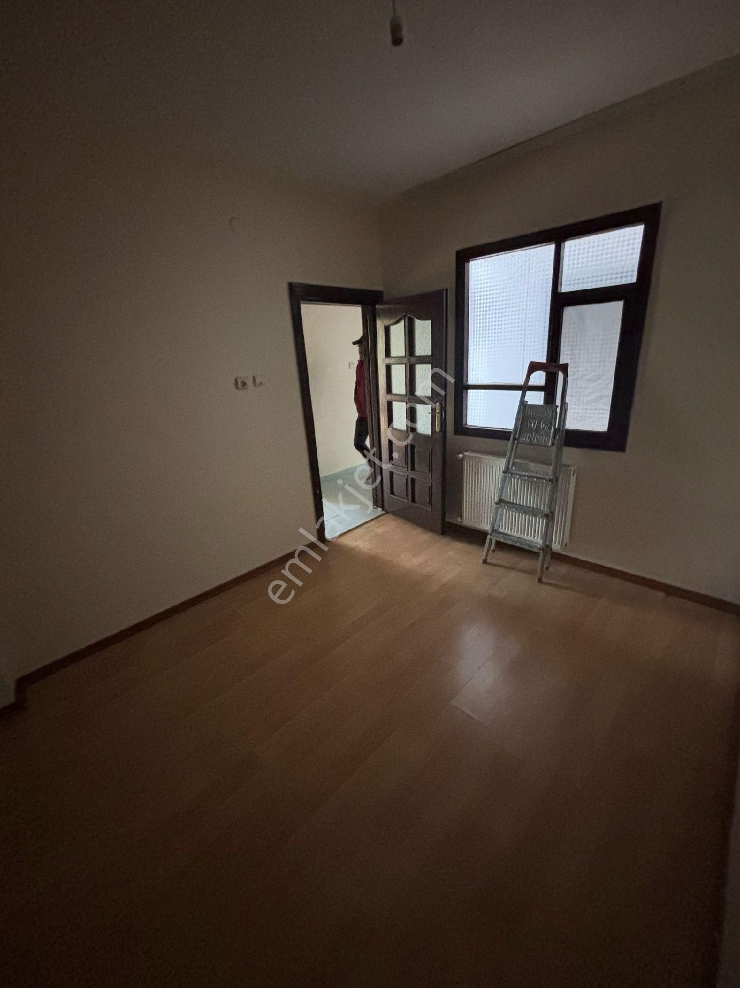 Sakarya Adapazari Merkeze Yakın 3+1 Kiralık Daire - Görsel 10