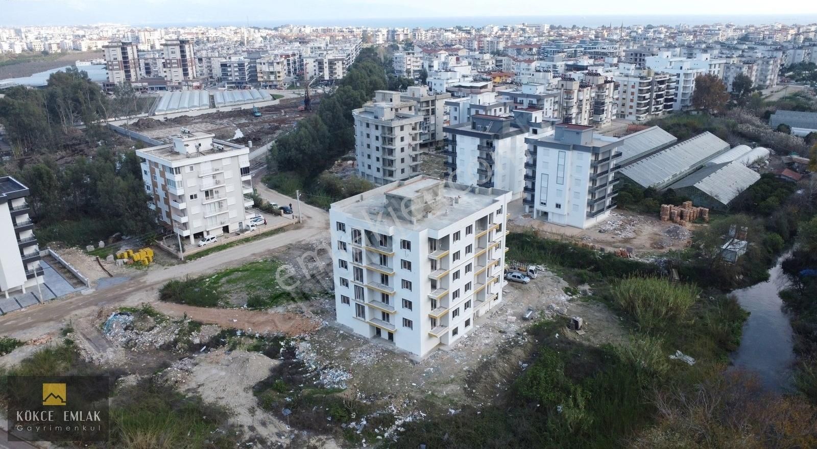İskelede Kat Seçenekleriyle Ebeveyn Banyolu Geniş 2+1