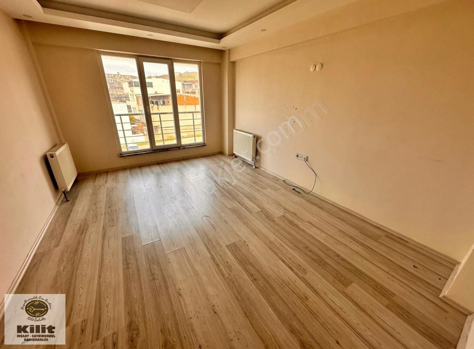 Kayacık'ta Site İcerisinde 2+1 Satılık Daire