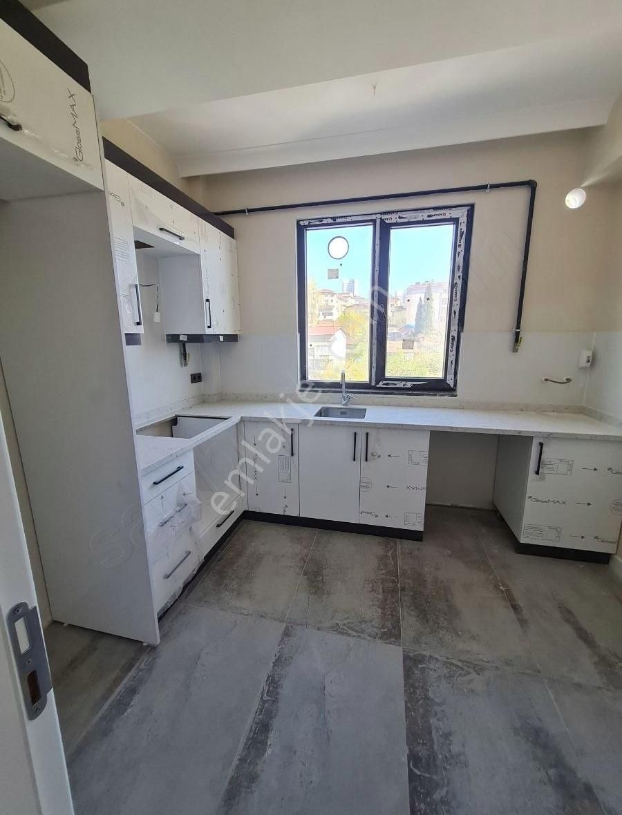 Krediye Uygun 2+1 81 M² Brüt Güzel Konumda Açık Otoparklı Sıfır