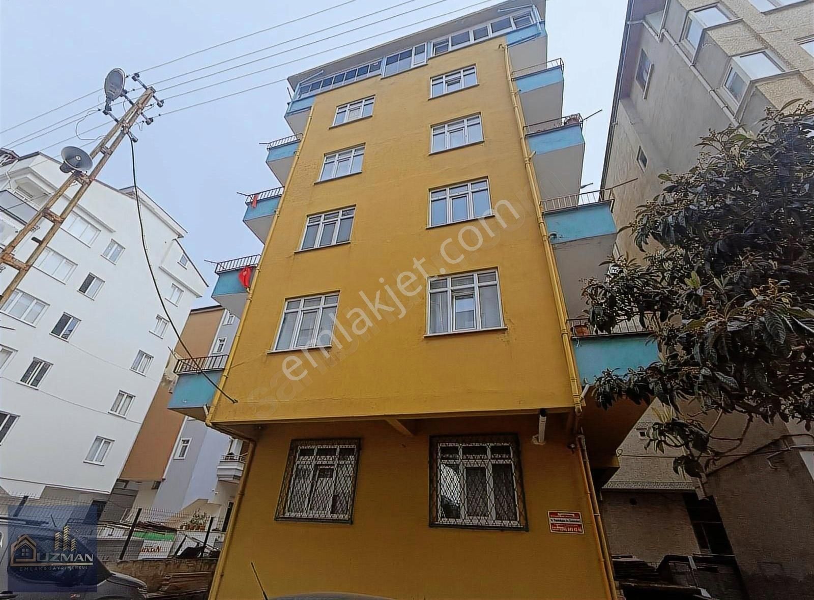 Uzman Emlak'tan Kiralık Daire 3+1 120m2 Sahil Noter Arkasinda
