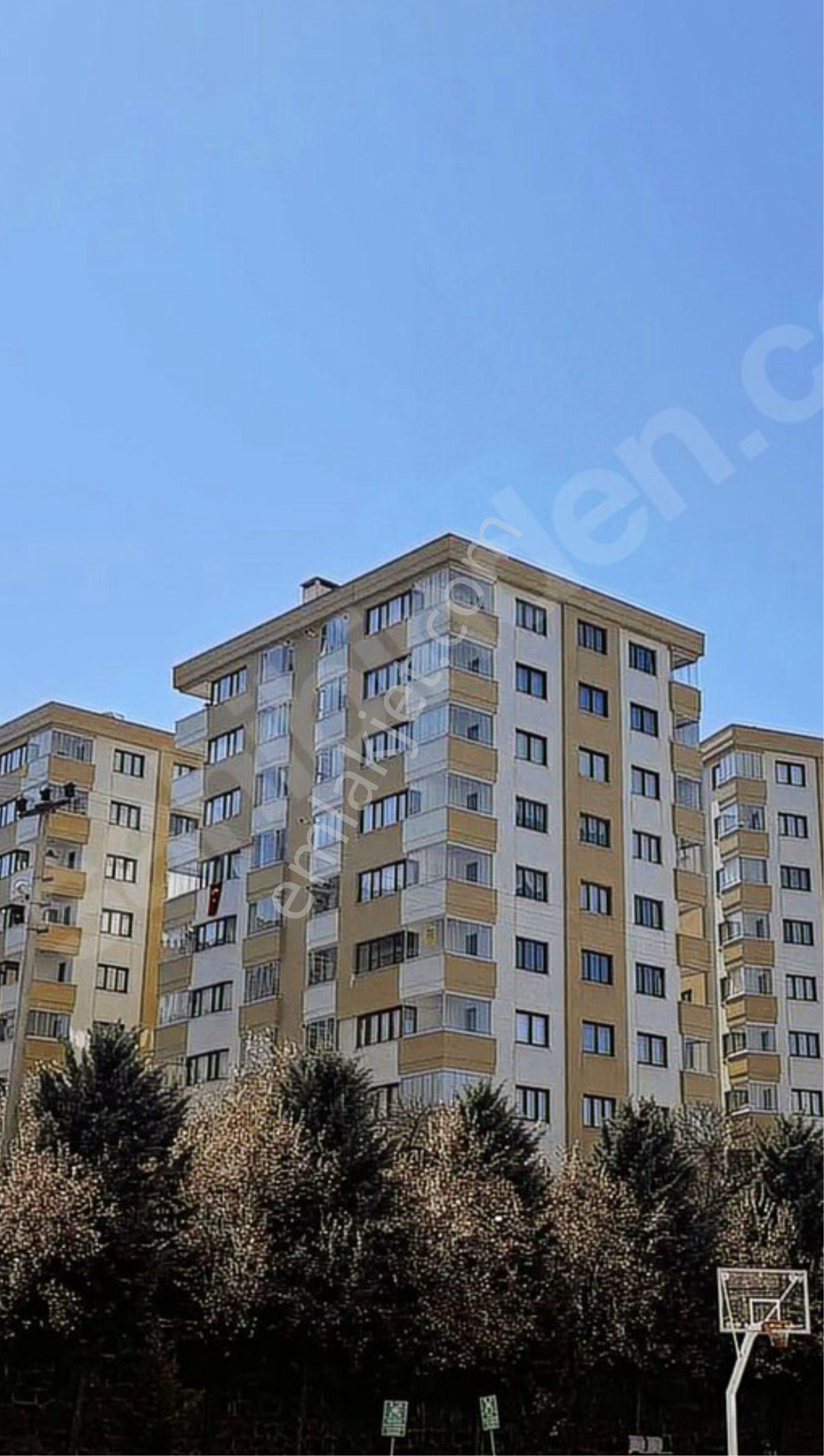 Yıldız Gayrimenkul Den Yıldızlıda Site İçi Kiralık Daire