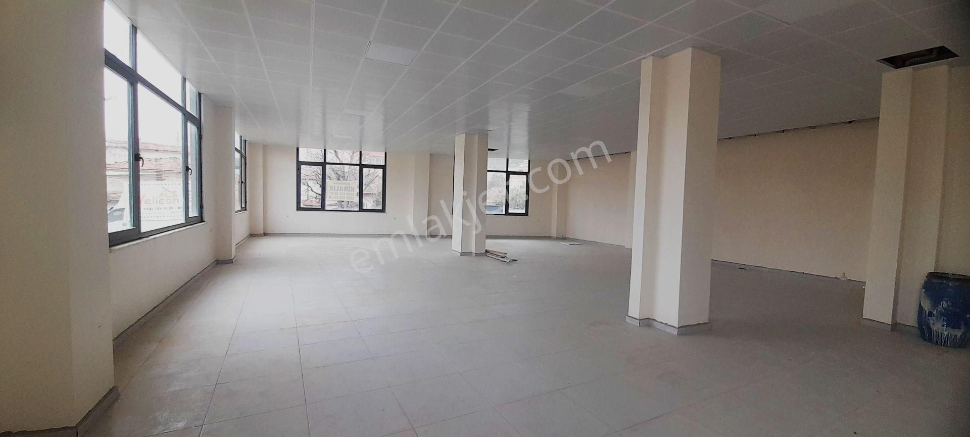 Rw Nefes'ten Edremit Kadıköy'de; 500 M2, Depolu, Kiralık İşyeri