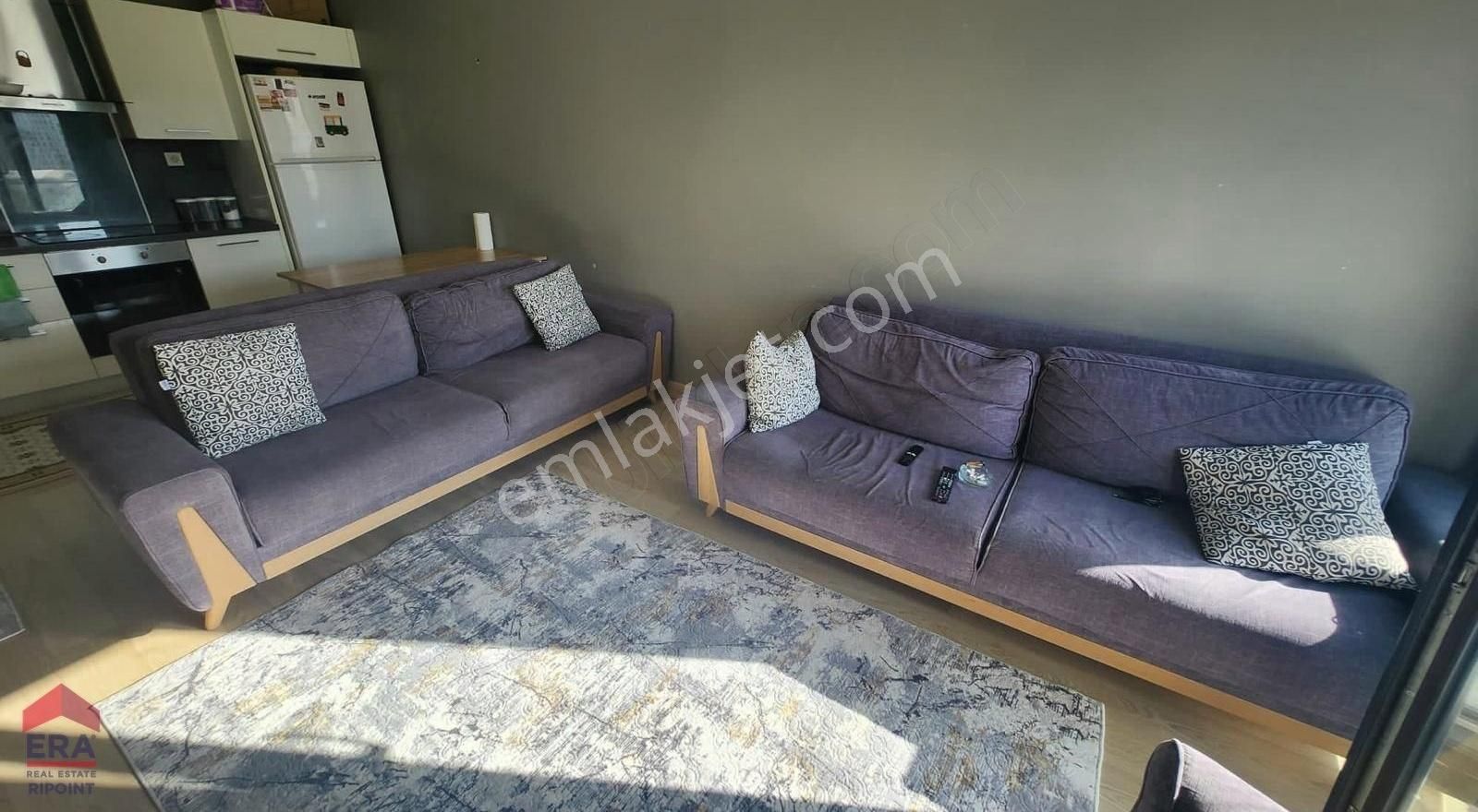 Terrace Mix Metrobüse Yakın Güvenlikli Havuzlu Sitede 2+1 Eşyalı