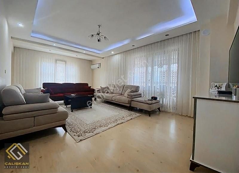 Çalışkandan Site İçerisinde 4+1 180m² Satılık Daire