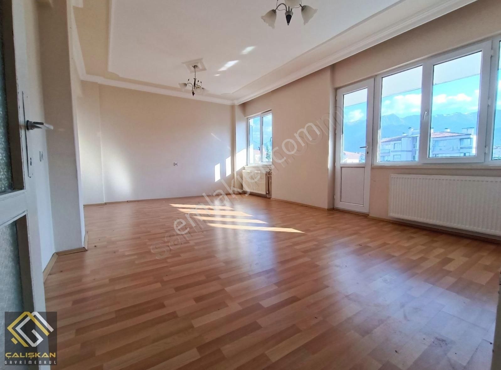 1200 Evlerde Geniş Kiralık 3+1 Daire