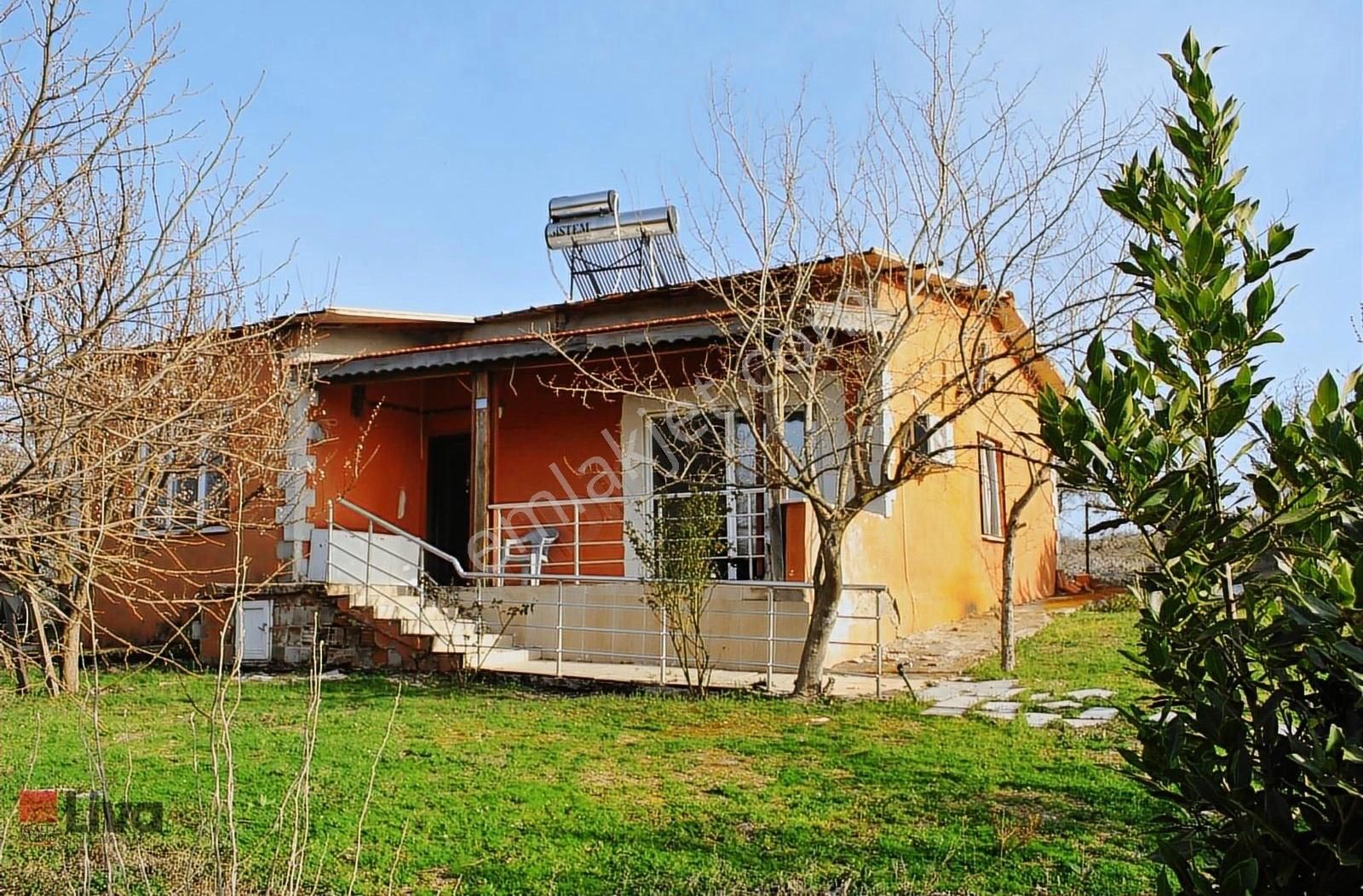 Rw Liva Dan Balıkesir Akarsu Mh. De Çiftlik Tadında Tarla Ve Ev