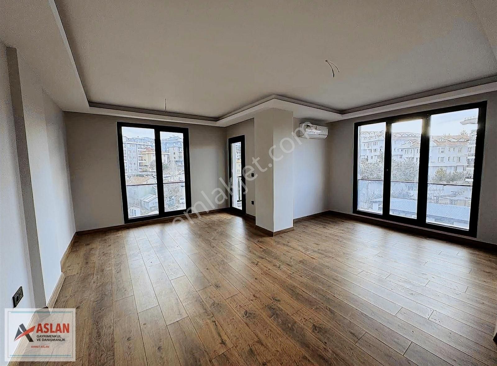 Çengelköyde Fırsat Neva Çengelköy Sitesinde 6+2 / 250 M2