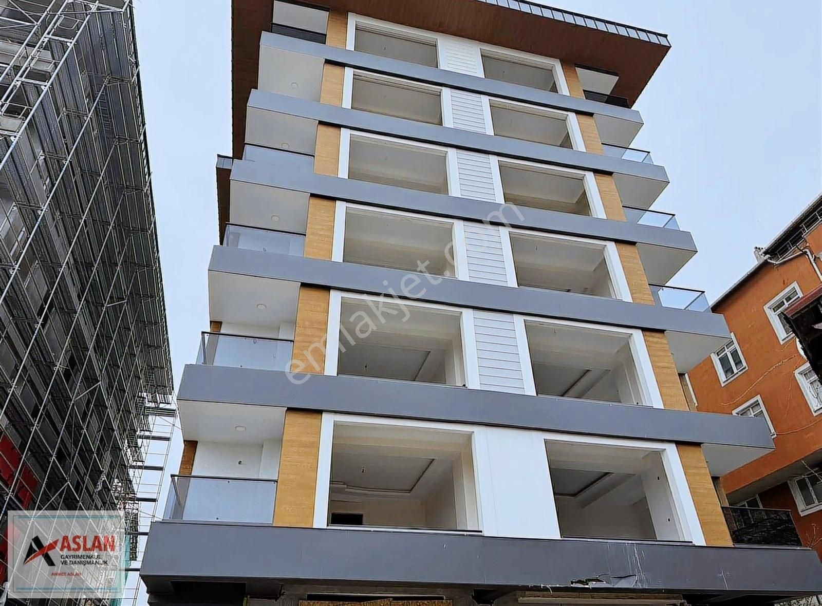 Çengelköy Bahçelievler Mah. 3+1 Daire 125 M2 - Güney Cephe