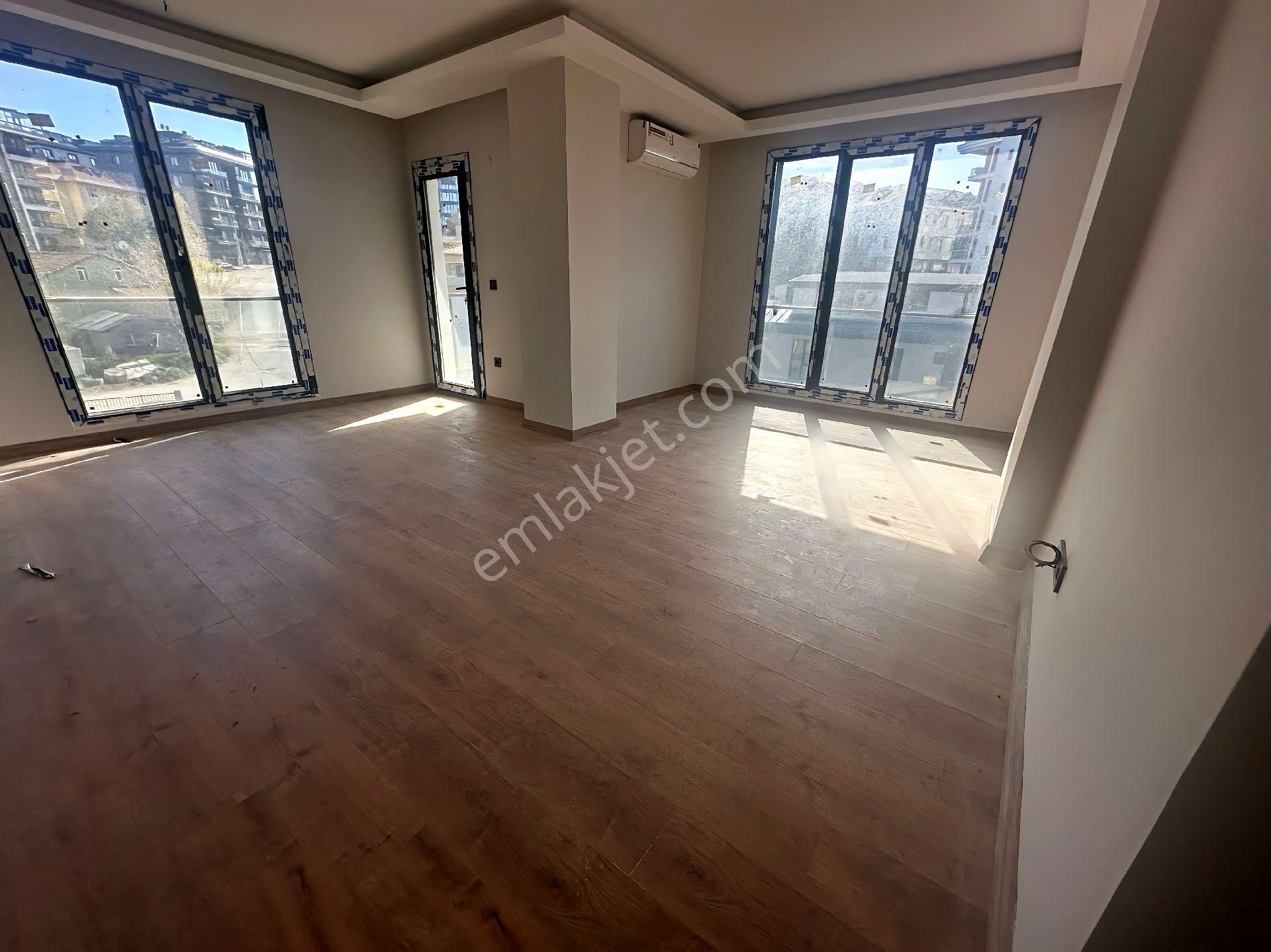 Çengelköyde Butik Site İçinde 3+1 /130 M2 Geniş Arakat Daire - Görsel 19