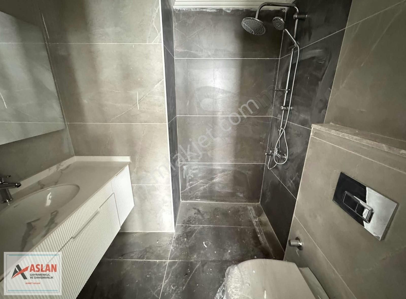 Çengelköyde 3 Bloklu Site İçinde 4+1 Arakat Daire 150 M2 - Görsel 10