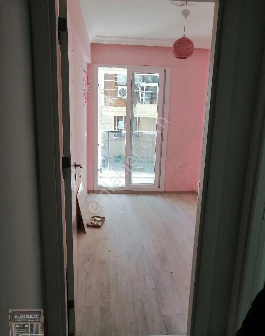 İzmir Bayraklı Satılık 2+1daire