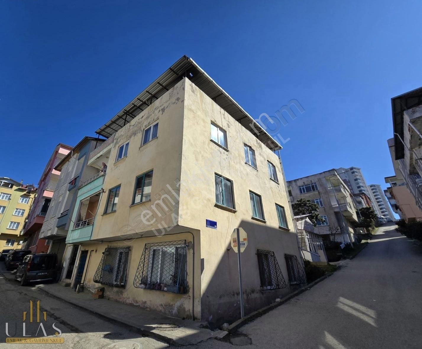 Bucak Mahallesi Geniş 2+1 120 M² Satılık Daire