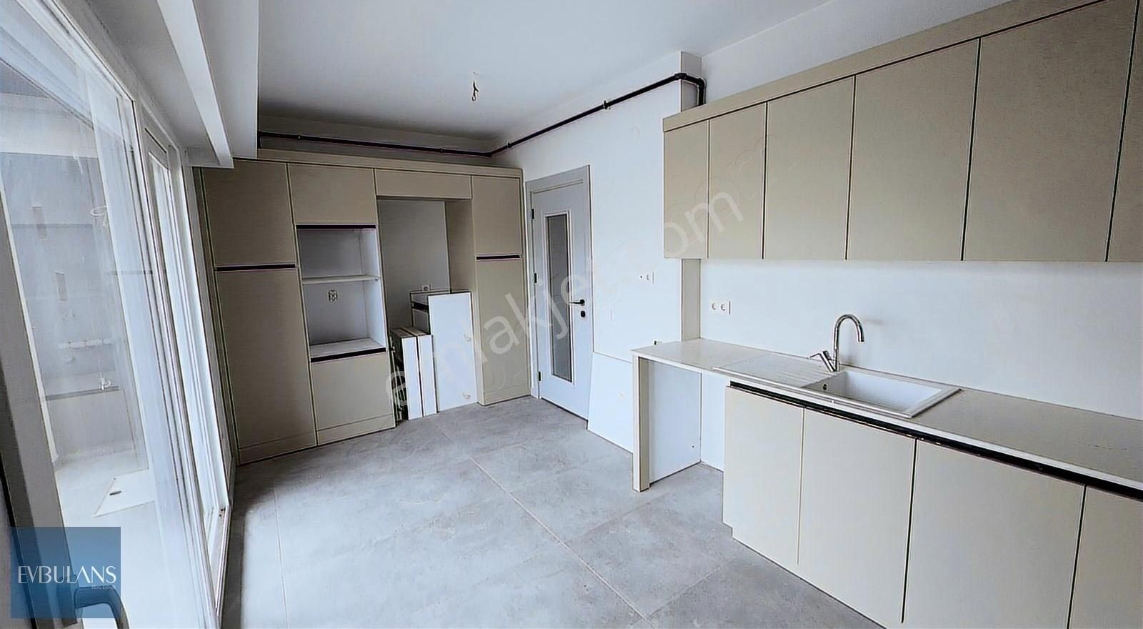 Girne Caddesi Paraleli 185 M2 3+1 Lüx Dubleks Daire