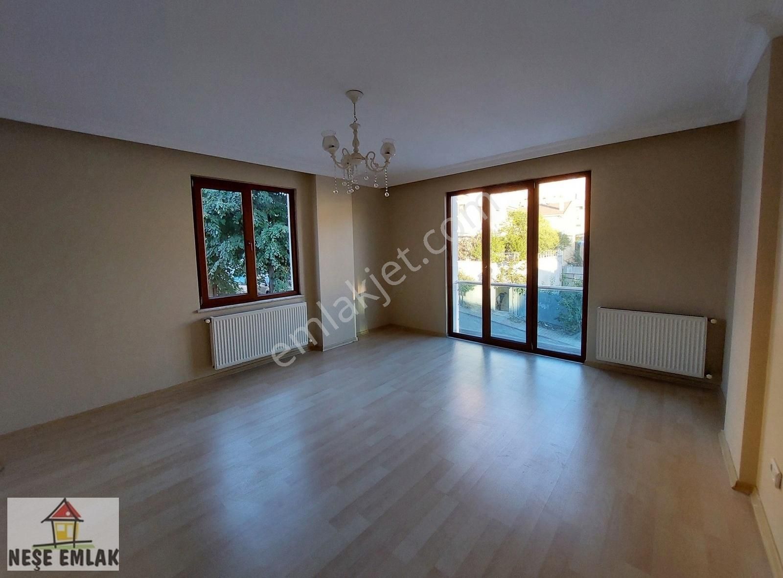 Ümraniye Tepeüstü Pınarlı Sokakta Genç Binada Kiralık Daire