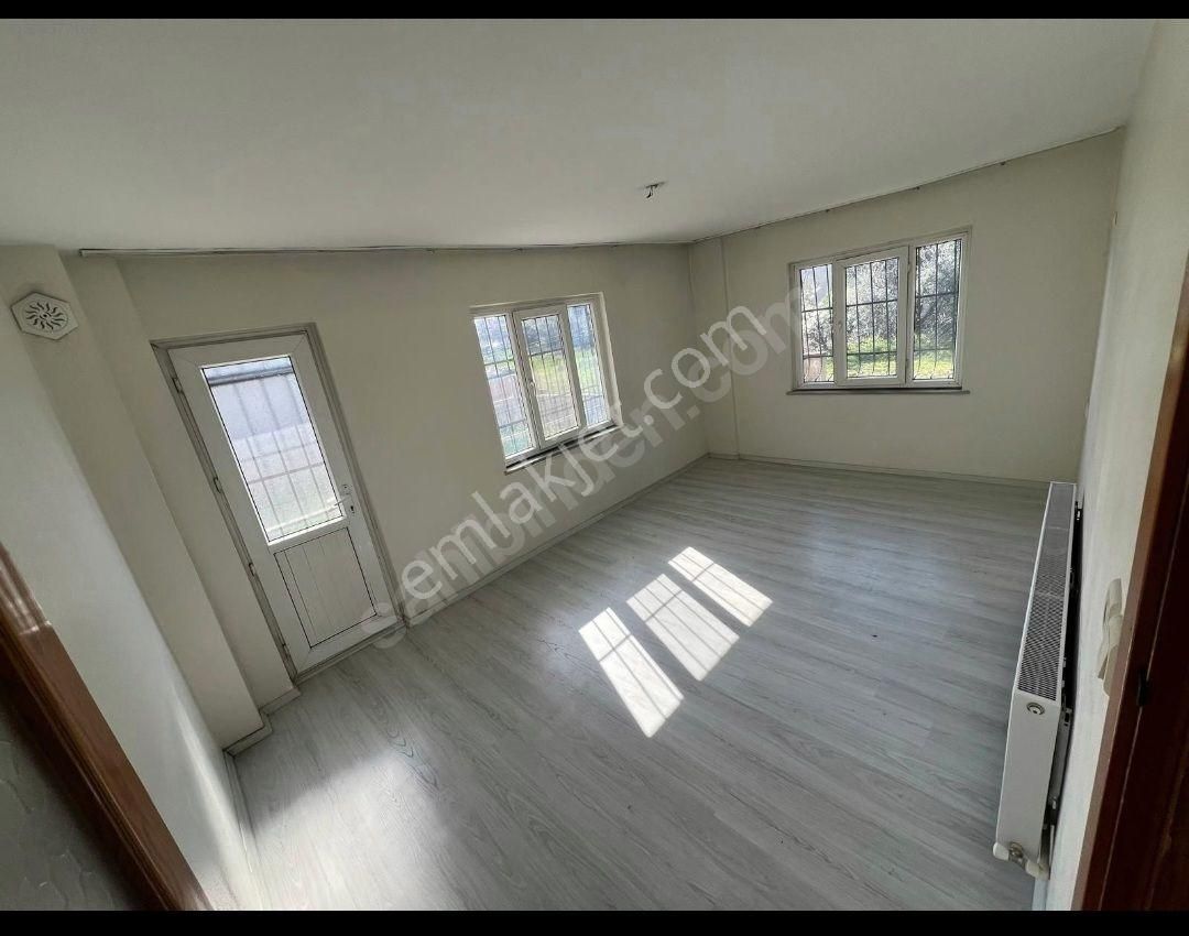 Manisa Akhisar Reşat Bey Mah.kiralık 2+1 Giriş Katı Daire