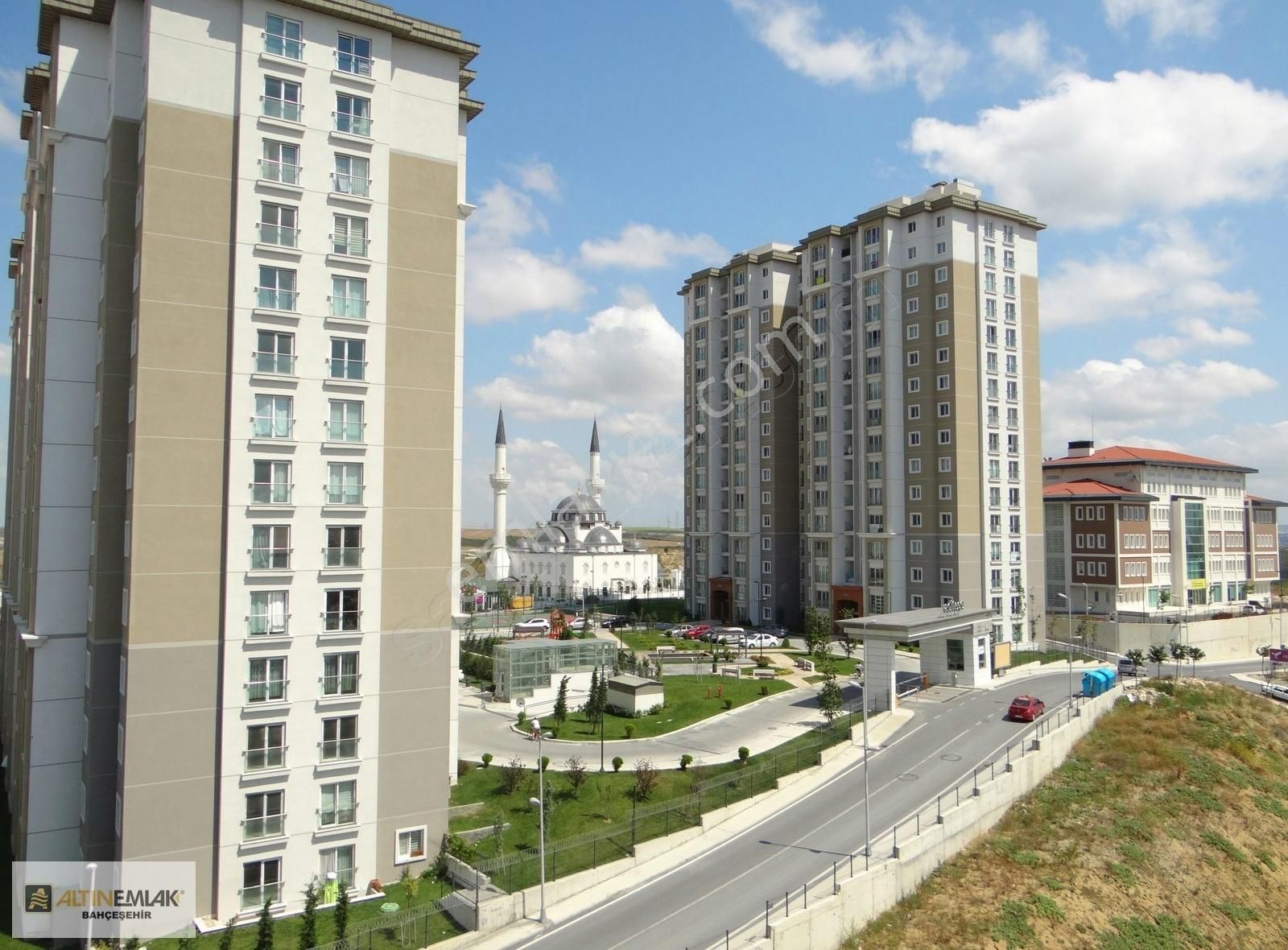 Bahçeşehir Vaditepe 3+1 4.bölge Manzaralı Satılık Altın Emlak