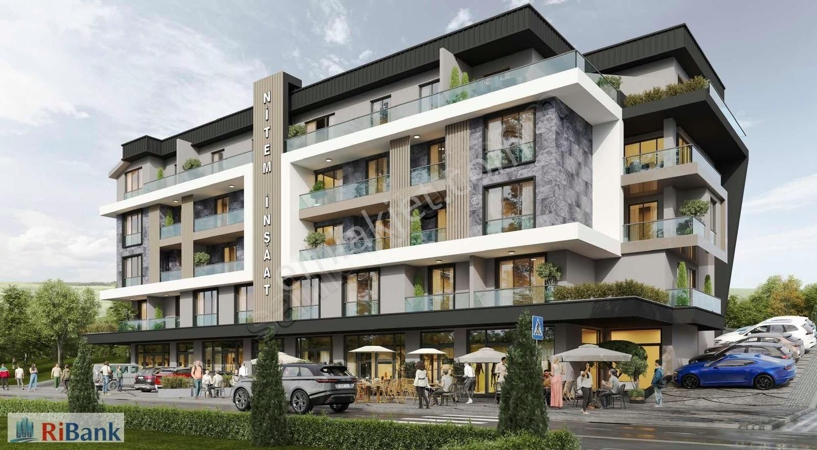 Yeşilyurtta Satılık 1+1 Arakat 77 M2 Caddeye Cephe Daire