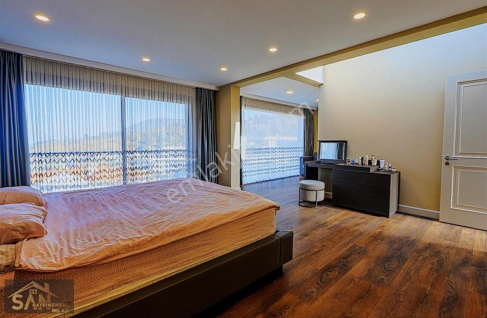 Sitenin En Güzel Manzaralı Ve Geniş Bahçeli Havuzlu Villası - Görsel 6