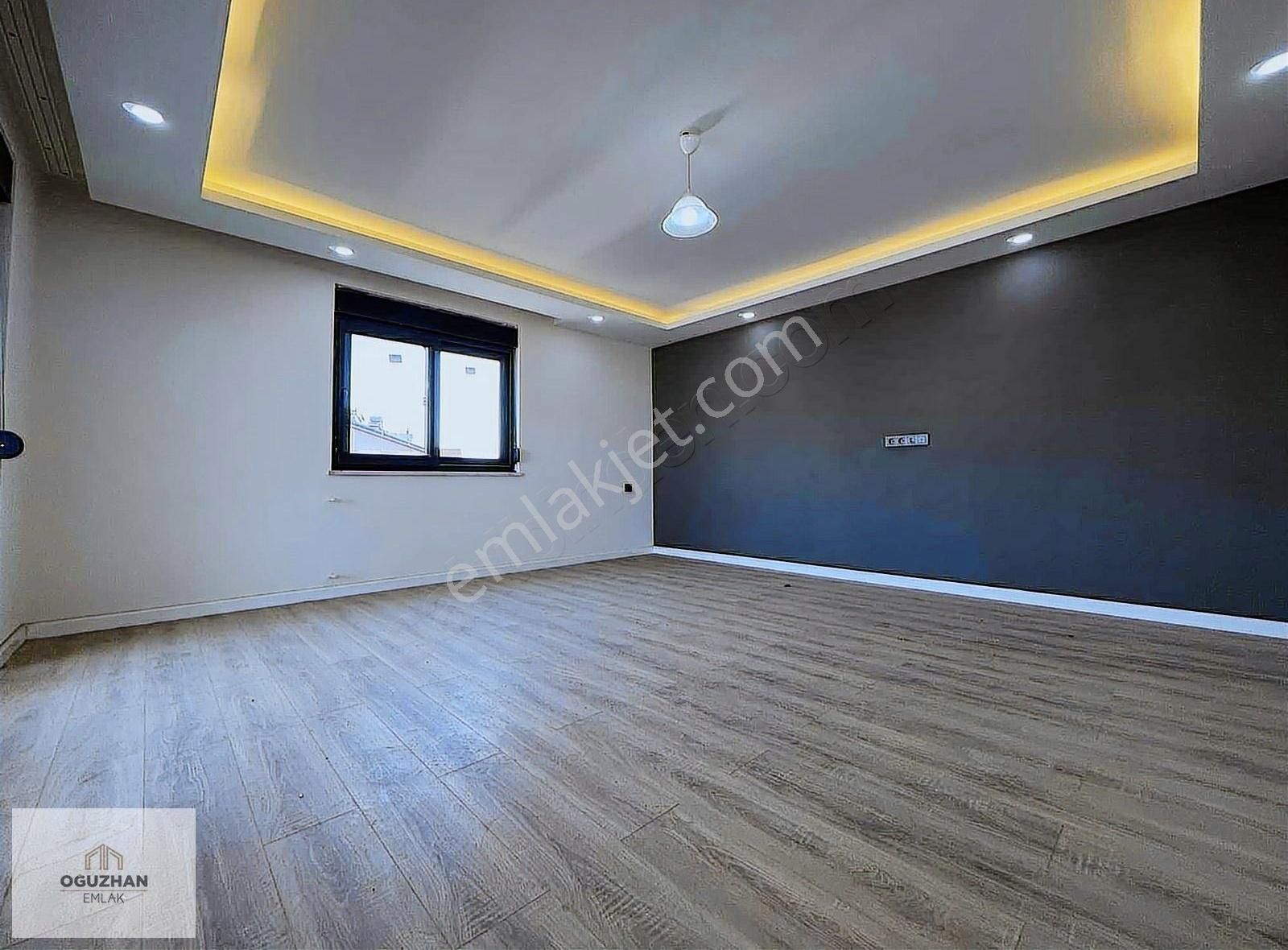 Pazarcı Mahallesi Cadde Üzerinde Kiralık Geniş Sıfır Dubleks!