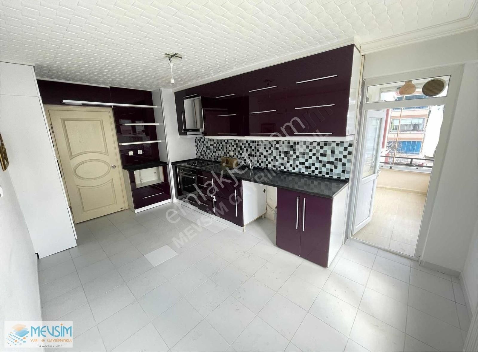Mahsuni Şerif Parkı Üstü Orta Kat Güneş Cephe 3+1 Satılık Daire