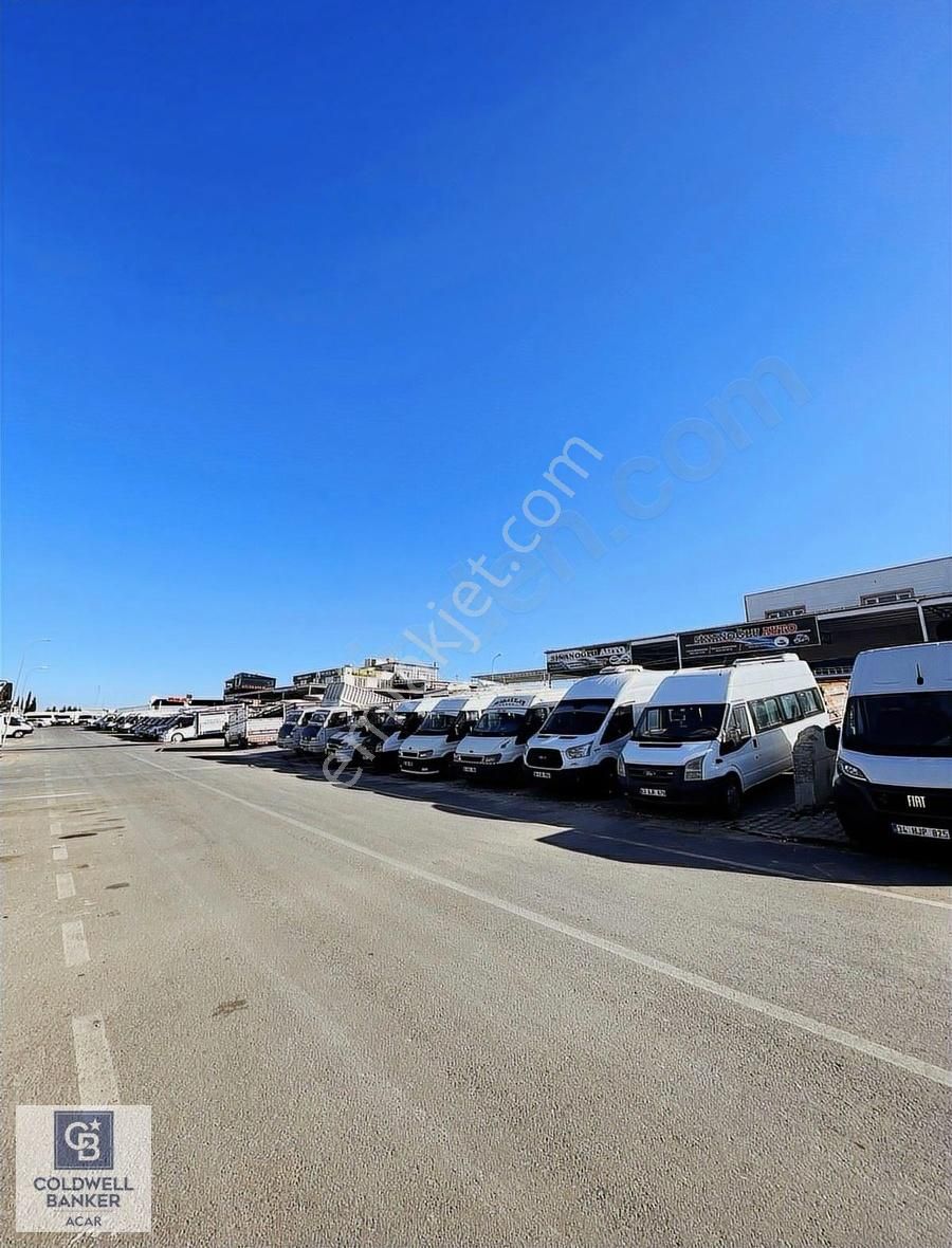 Coldwell Banker'dan Oto Galerciler Sitesinde 1000 M2 İş Yeri