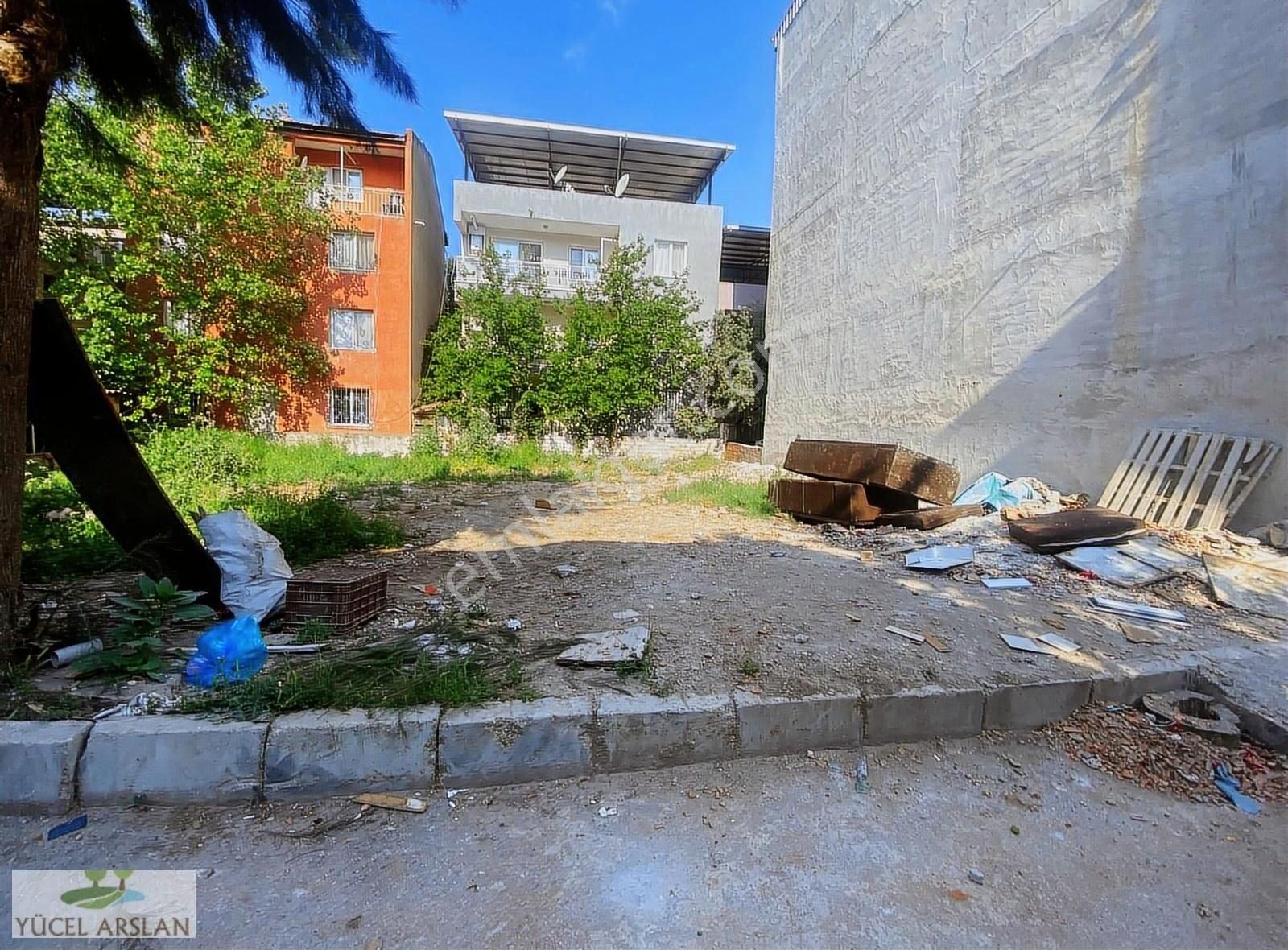 Çiğli Uğurmumcuda Satılık 154m2 İmarlı Arsa