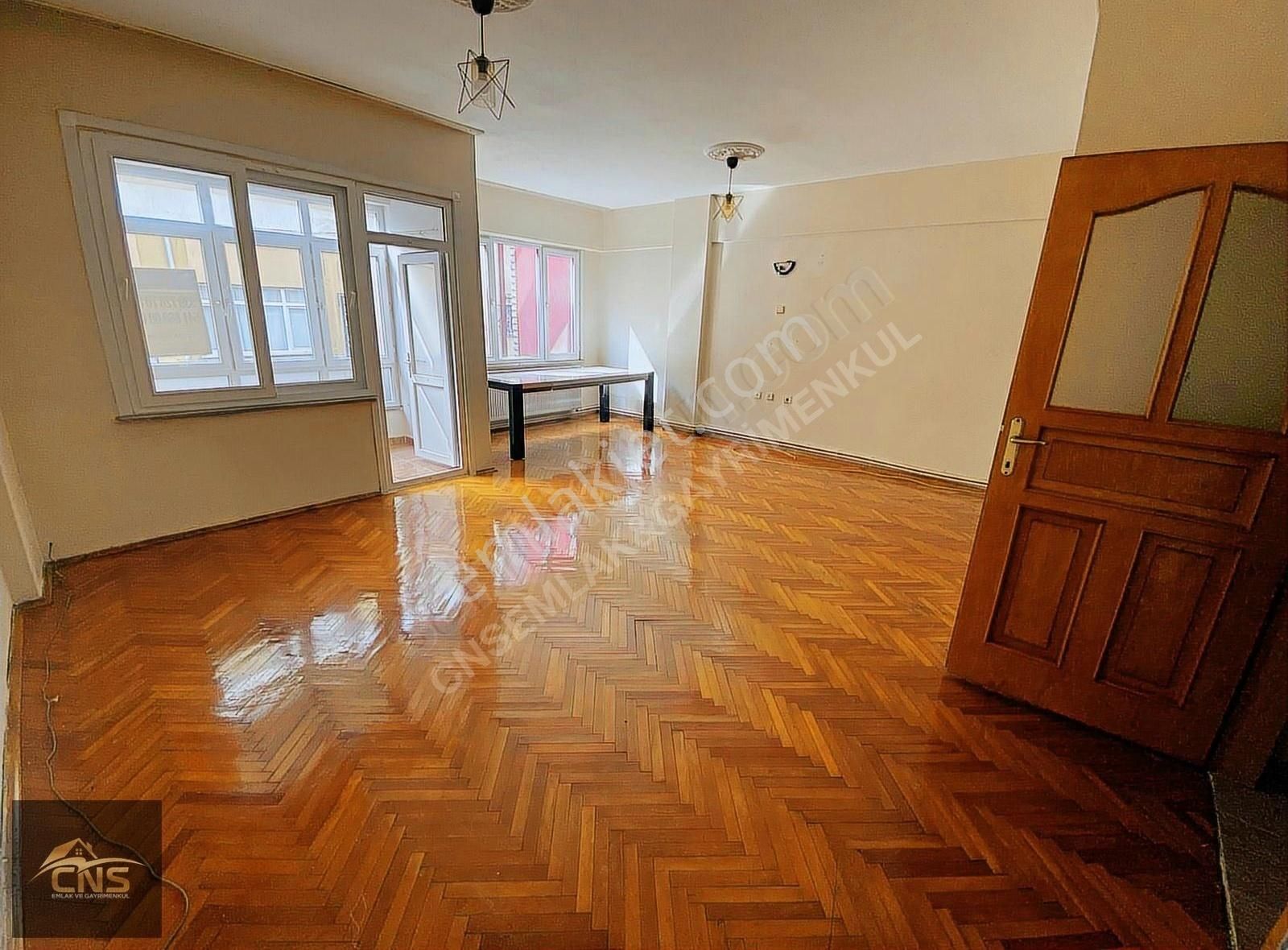 Çift Cepheli 3+1 130 M2 Krediye Uygun Satılık Geniş Daire