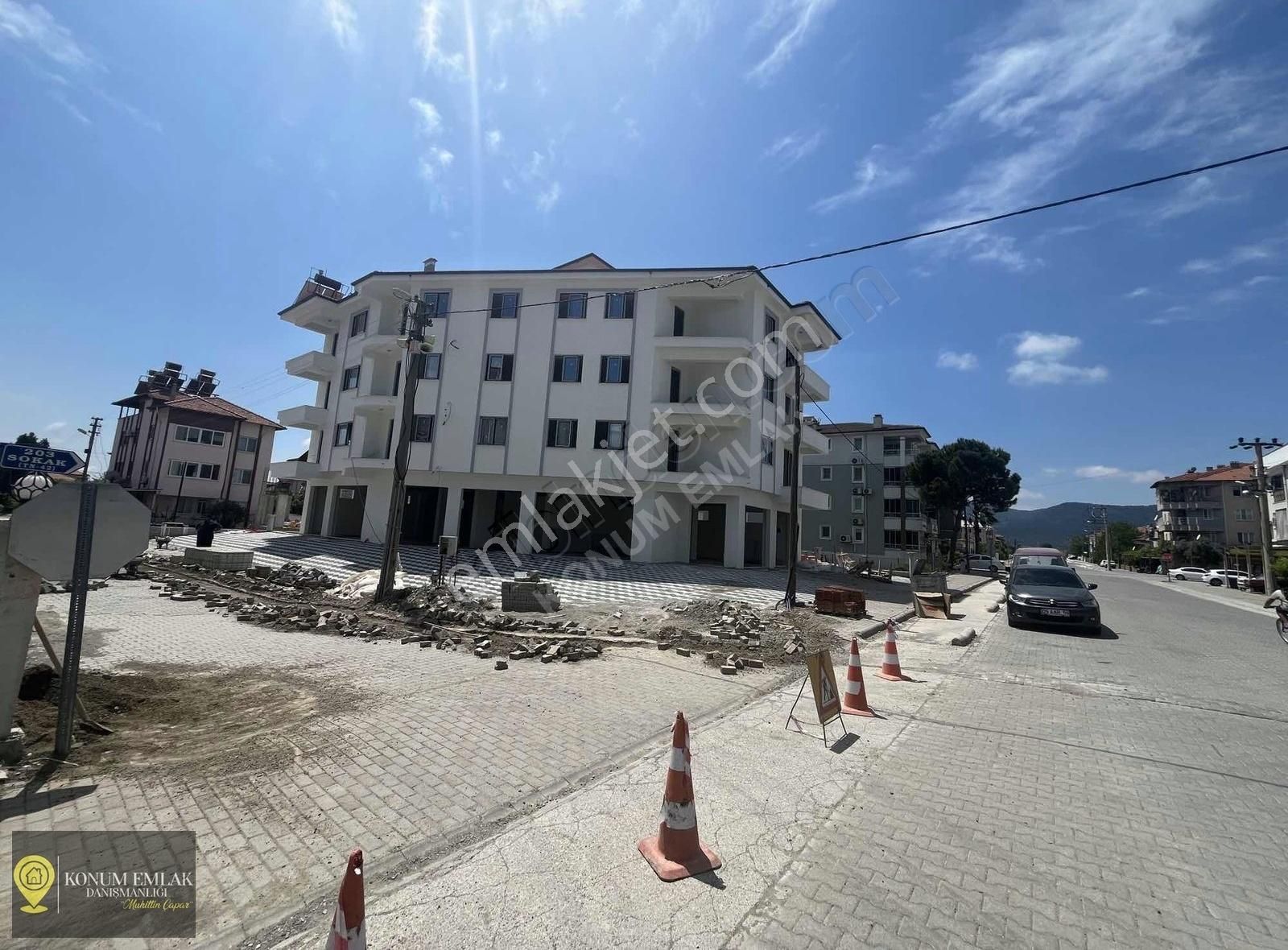 Konum Emlakdan Satılık Asansörlü Yerden Isıtmalı Lüks 1+1
