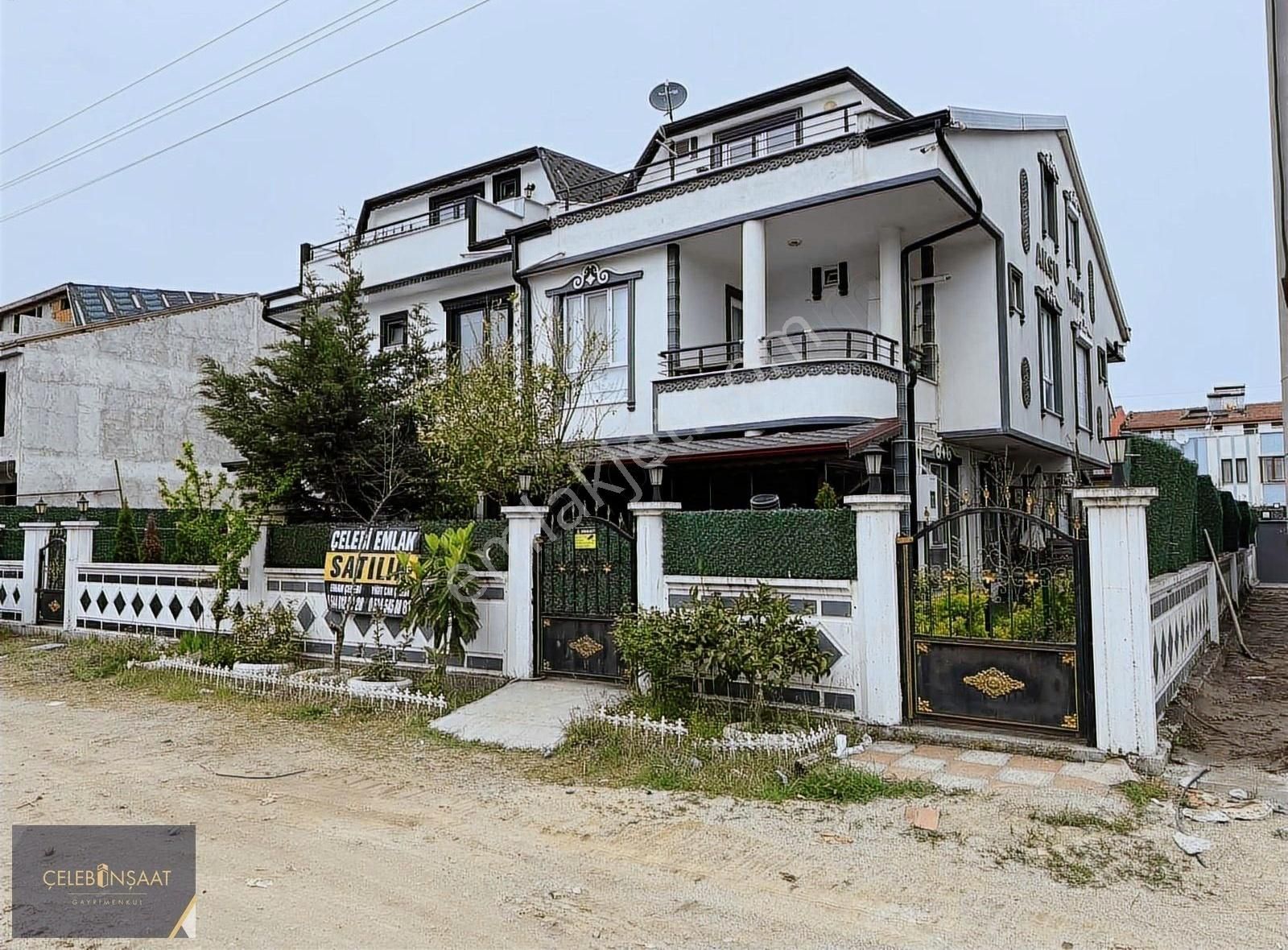 Sakarya Kocaalide Alndere Mahallesinde 3+1 Villa