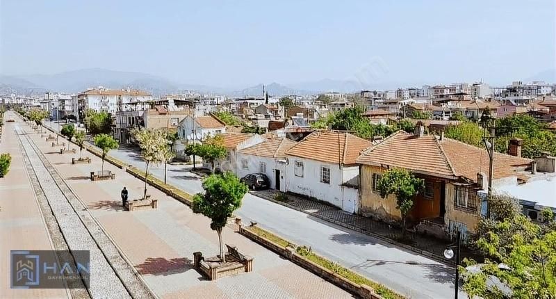 Cadde Üzerinde Satılık 265 M2 Müstakil Ev - Görsel 2