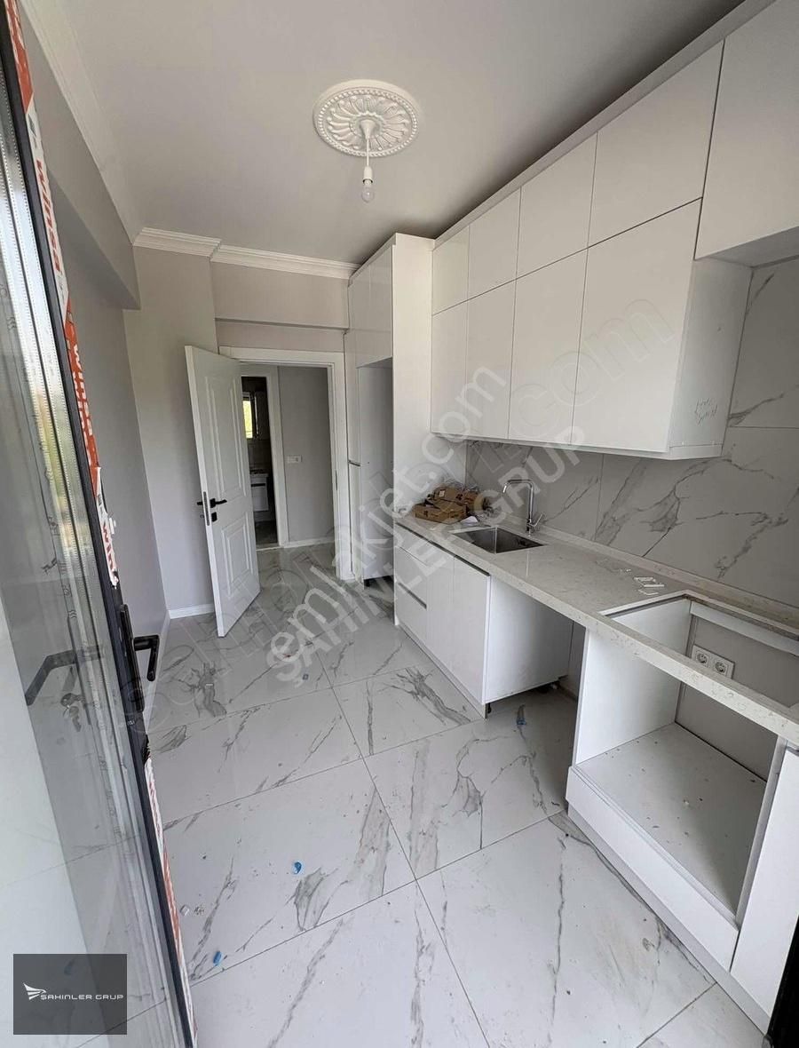 Tuzla Mahallesinde Kat Ve Cephe Seçenekli Sıfır 3+1 Daireler