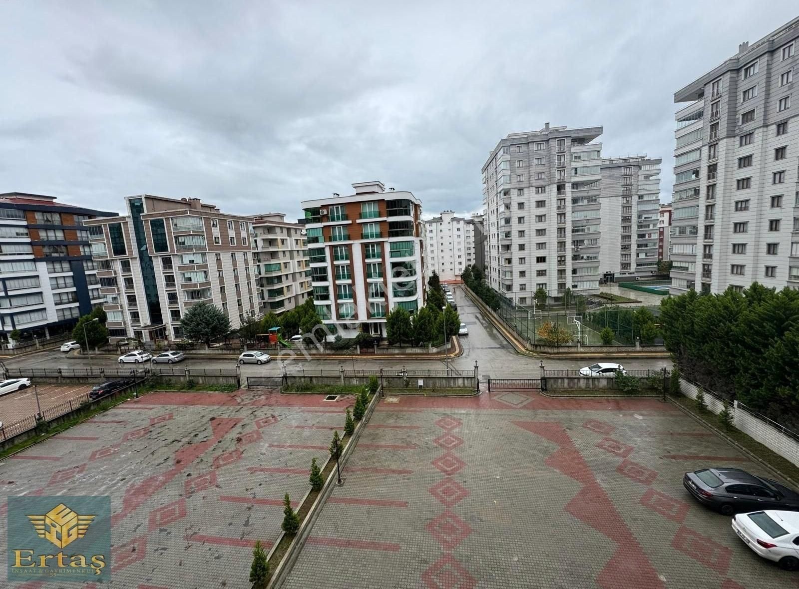 Ertaş'tan Cağaloğlu'na Cephe Cam Balkonlu Klimalı 2+1 Daireler