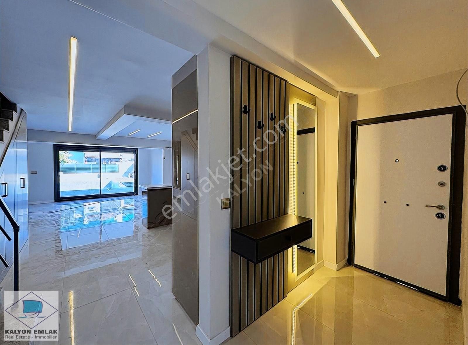 Alaçatı Çamlık Yol'a Komşu Satılık Full Tadilatlı Havuzlu Villa - Görsel 21