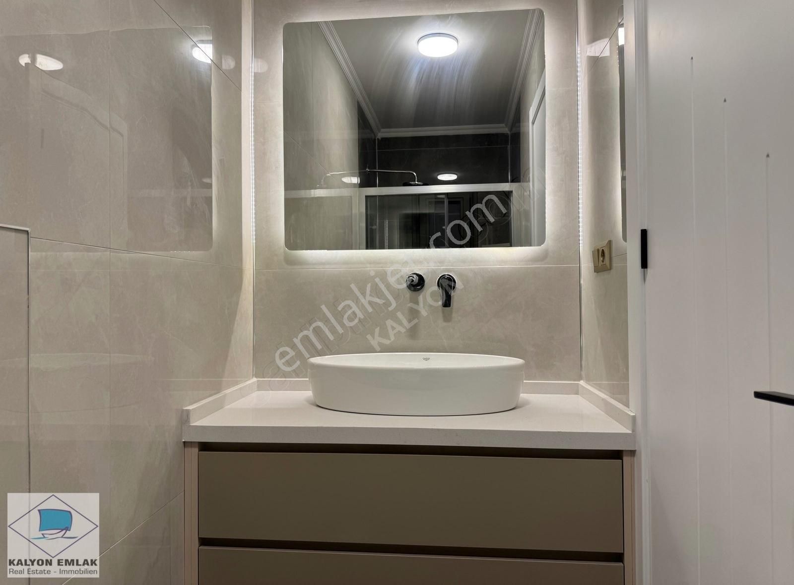 Alaçatı Çamlık Yol'a Komşu Satılık Full Tadilatlı Havuzlu Villa - Görsel 29