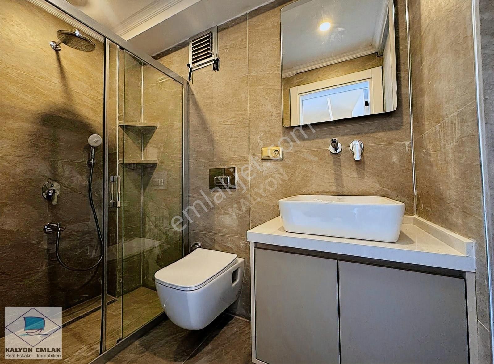 Alaçatı Çamlık Yol'a Komşu Satılık Full Tadilatlı Havuzlu Villa - Görsel 22